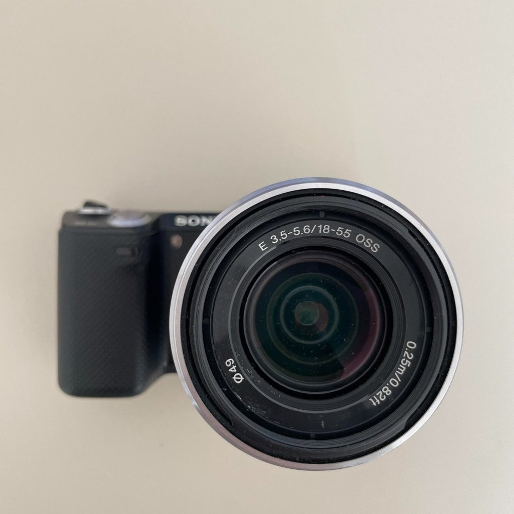 Sony NEX5 with 18-55mm Lens
